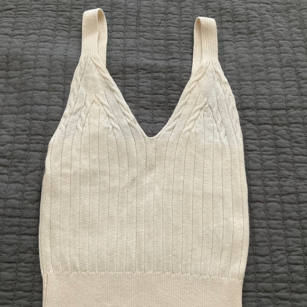Aritzia Wilfred Sweater Knit Tank Top - Small